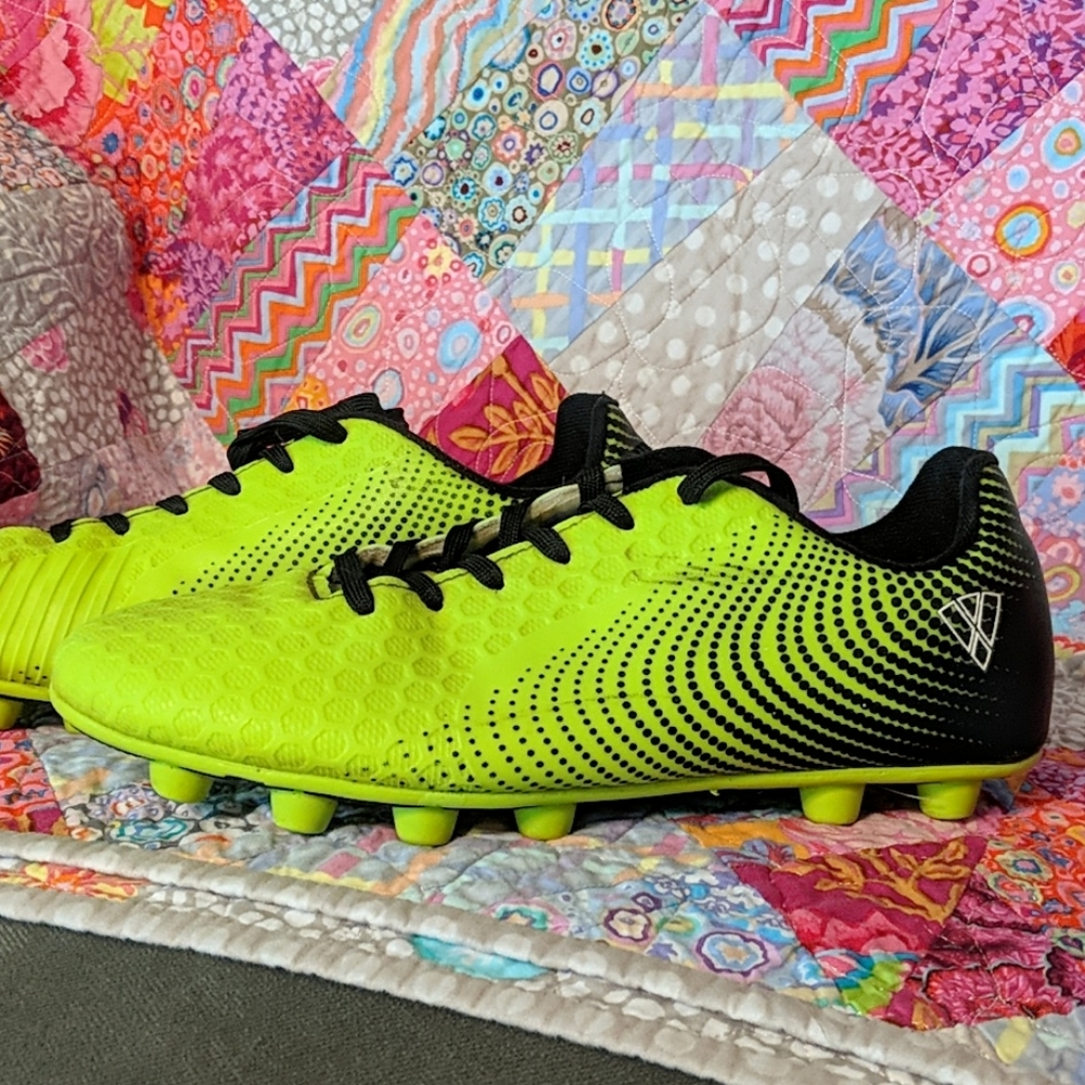 Vizari boys soccer cleats